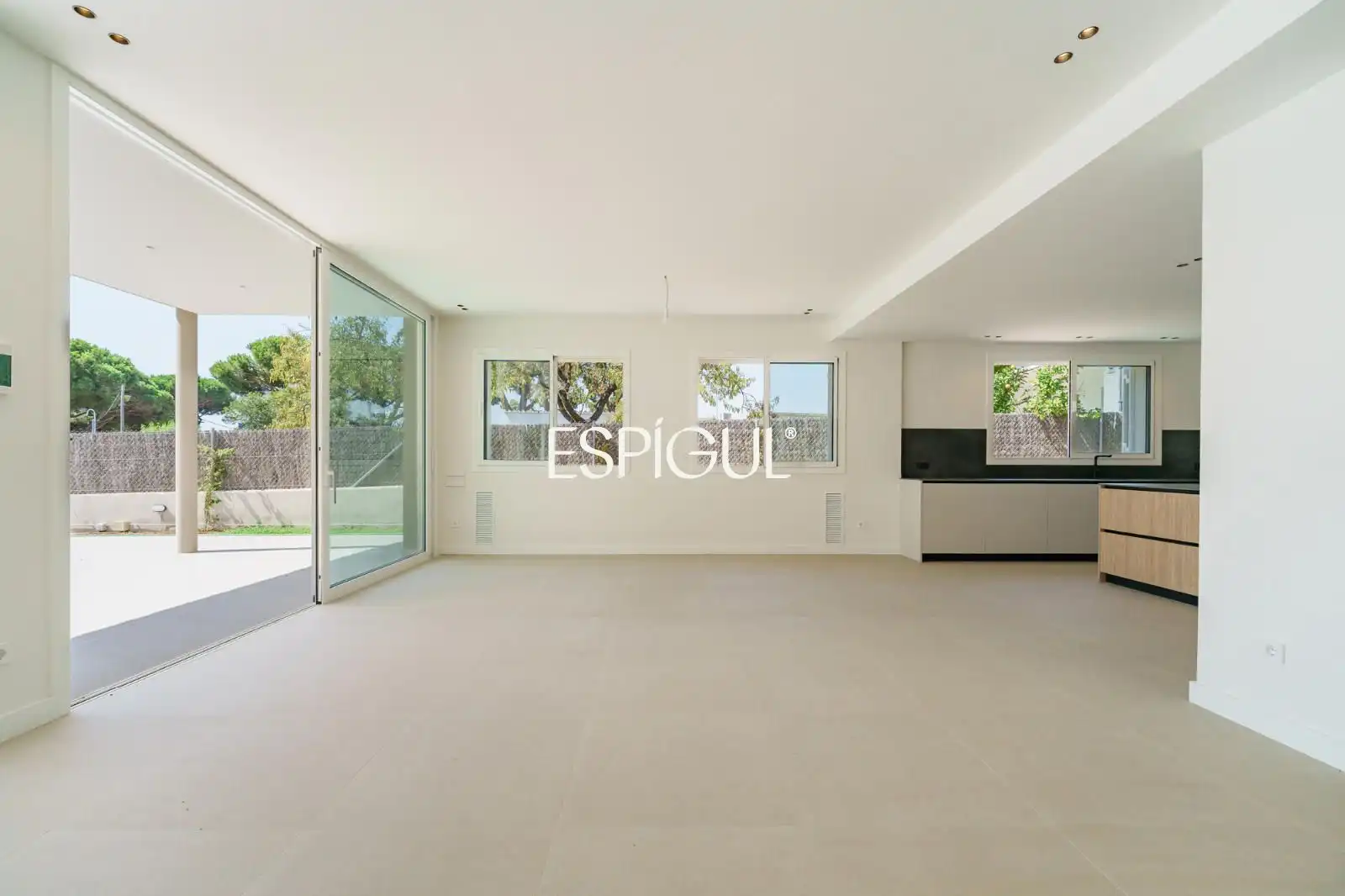 Sala d'estar de Casa o xalet de lloguer en Sant Andreu de Llavaneres amb Aire condicionat, Calefacció i Jardí privat