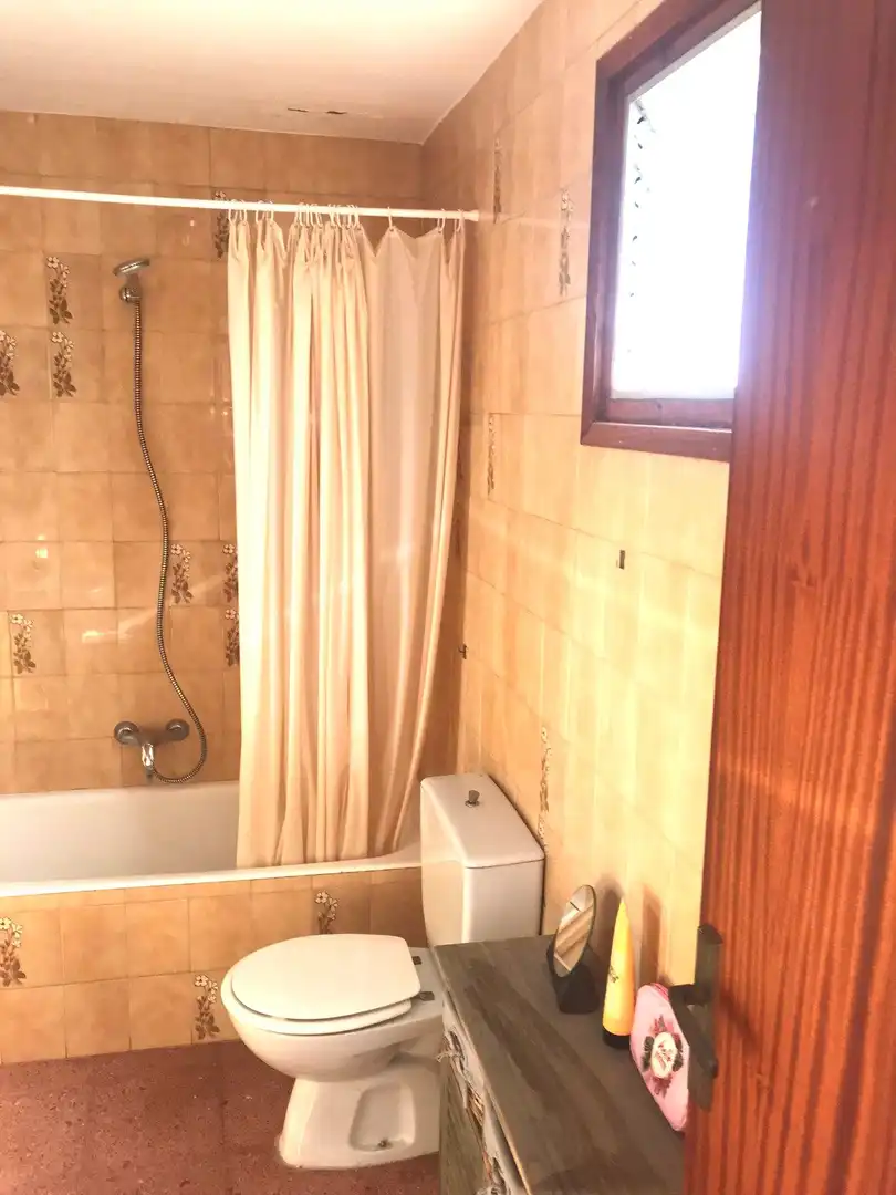 Baño de Finca rústica en venta en Laluenga con Terraza, Amueblado y Balcón