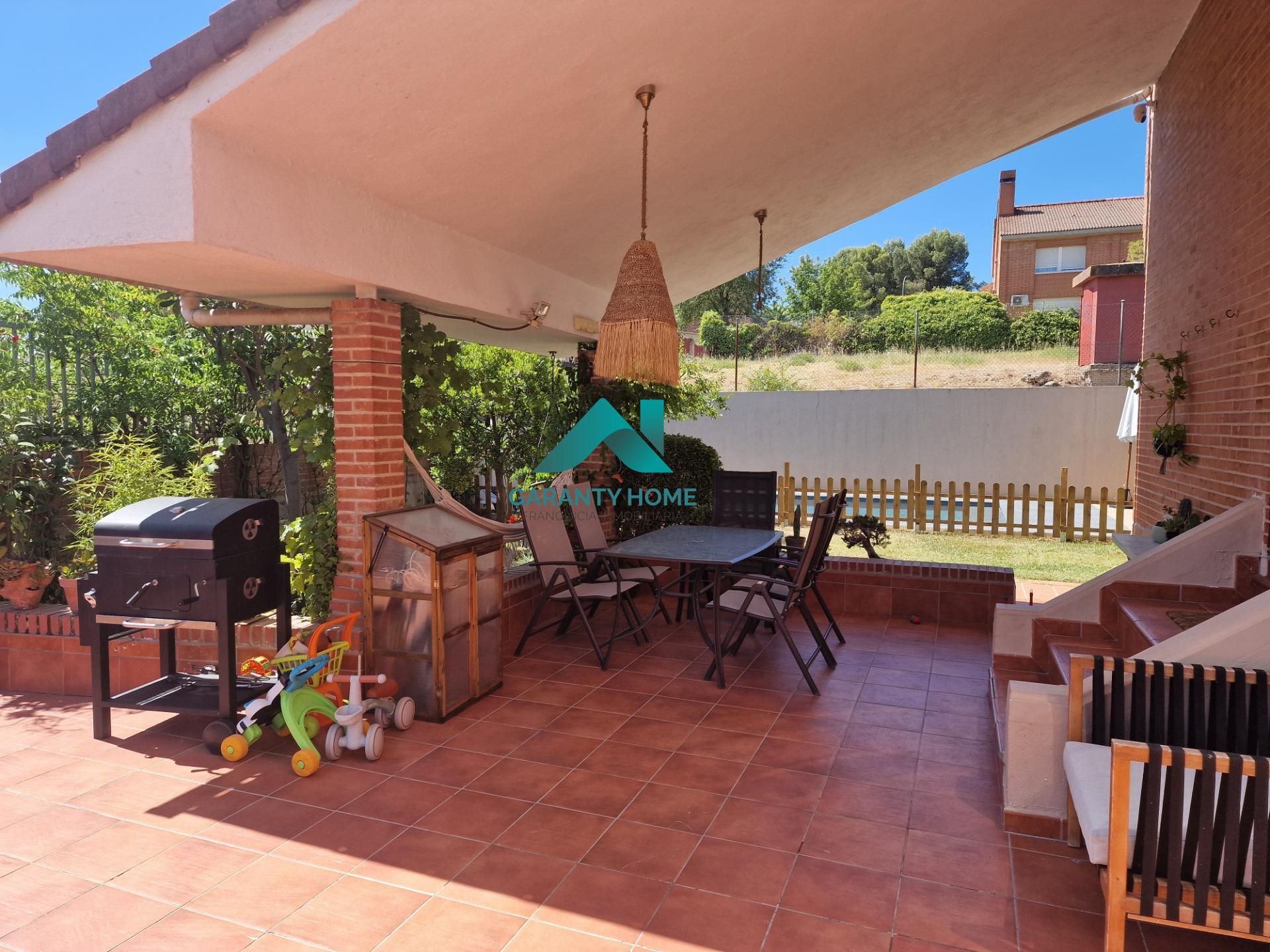 Garden of Single-family semi-detached for sale in Coslada  with Air Conditioner, Heating and Private garden
