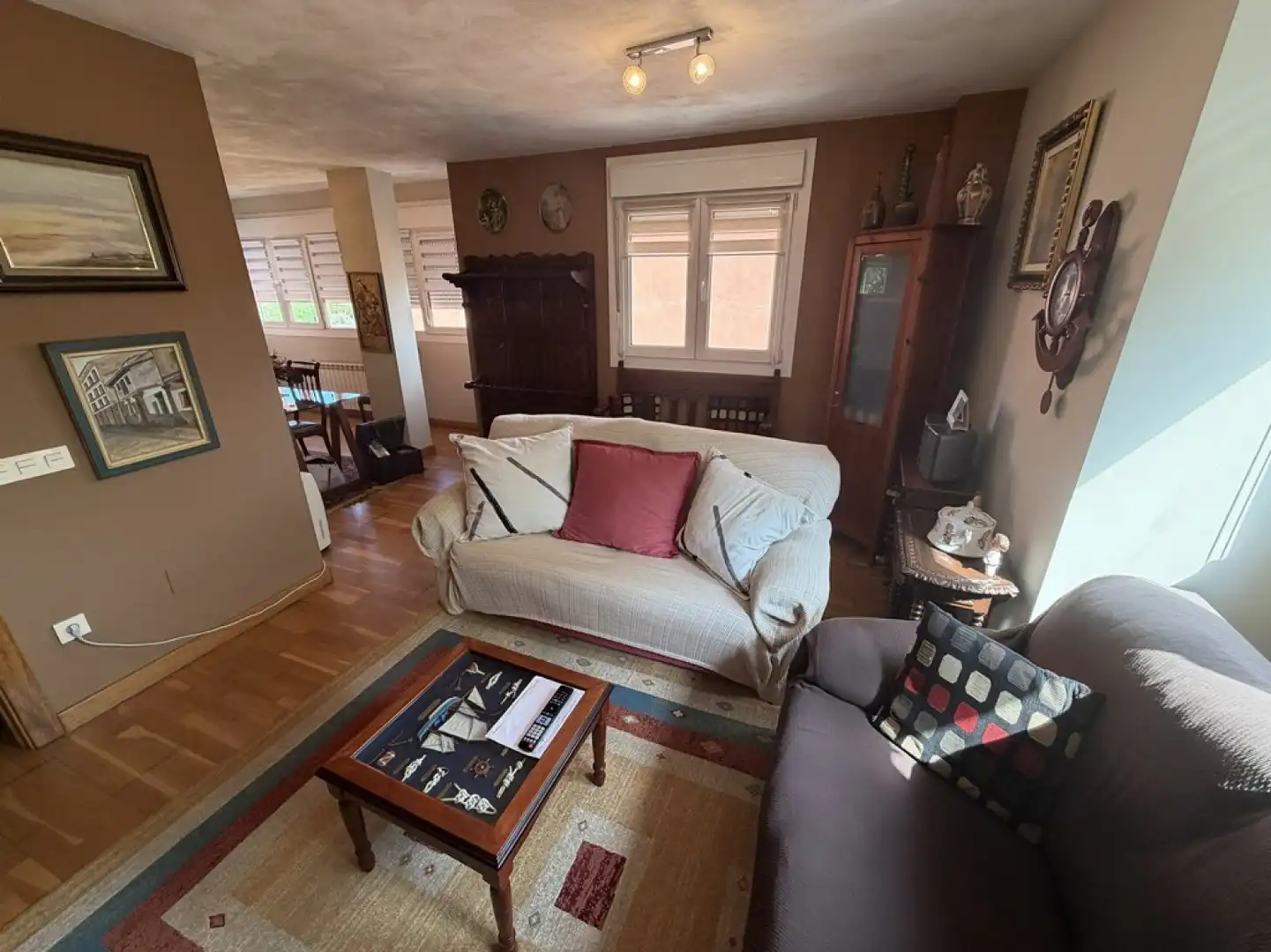Sala de estar de Piso en venta en Avilés con Calefacción, Parquet y Trastero