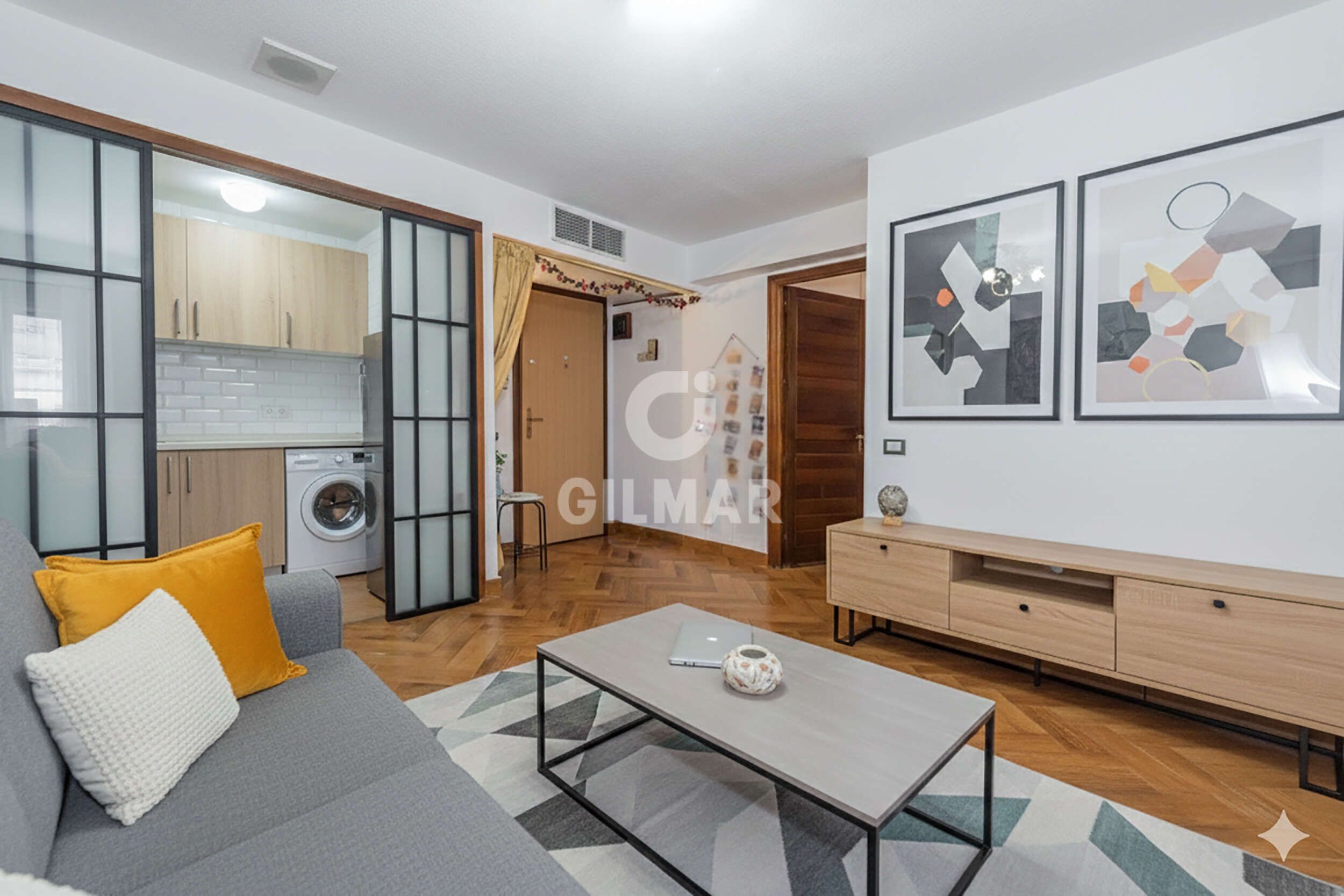 Living room of Apartment for sale in  Madrid Capital  with Heating and Furnished
