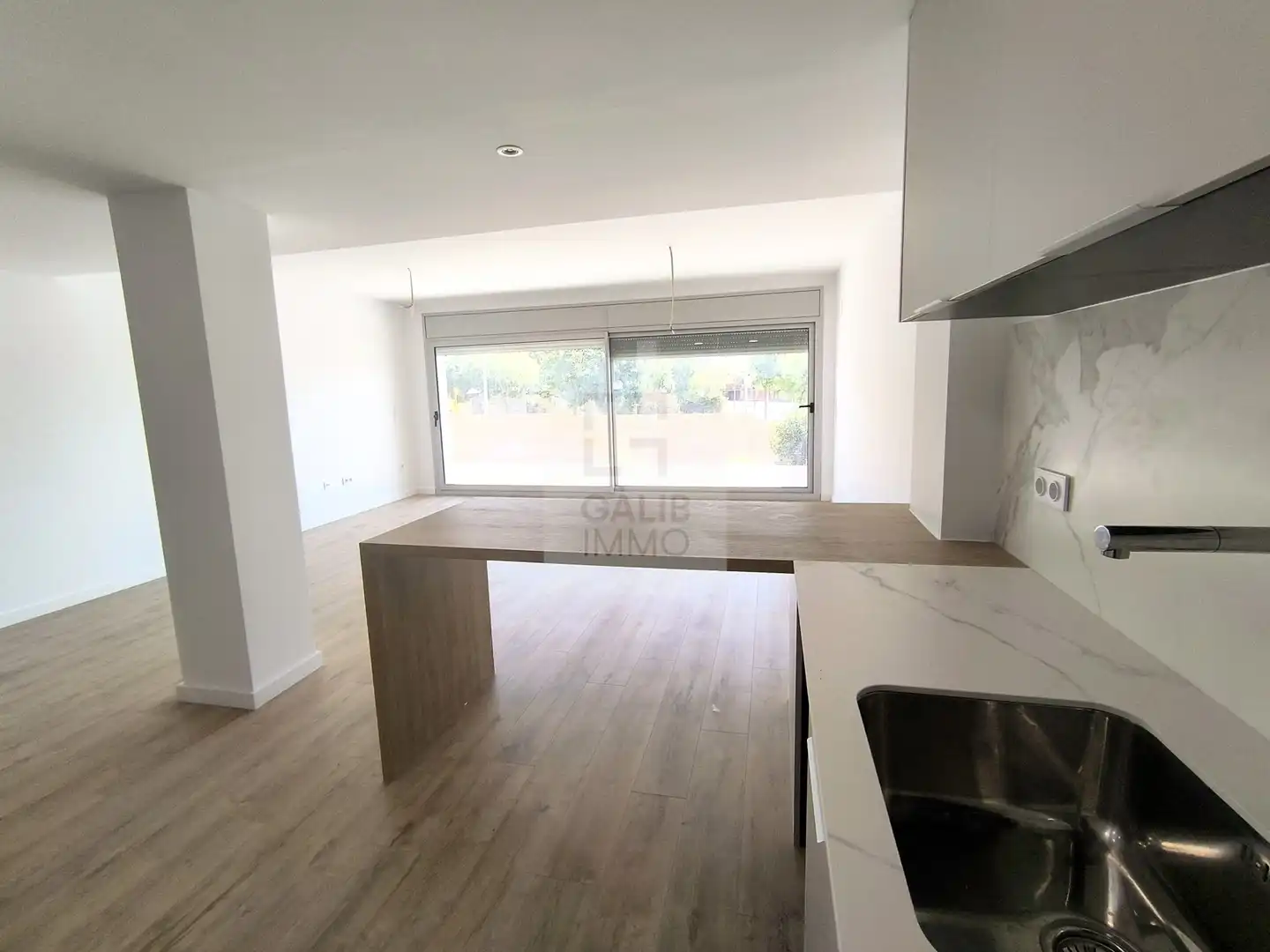 Cuina de Planta baixa en venda en Figueres amb Aire condicionat, Terrassa i Traster