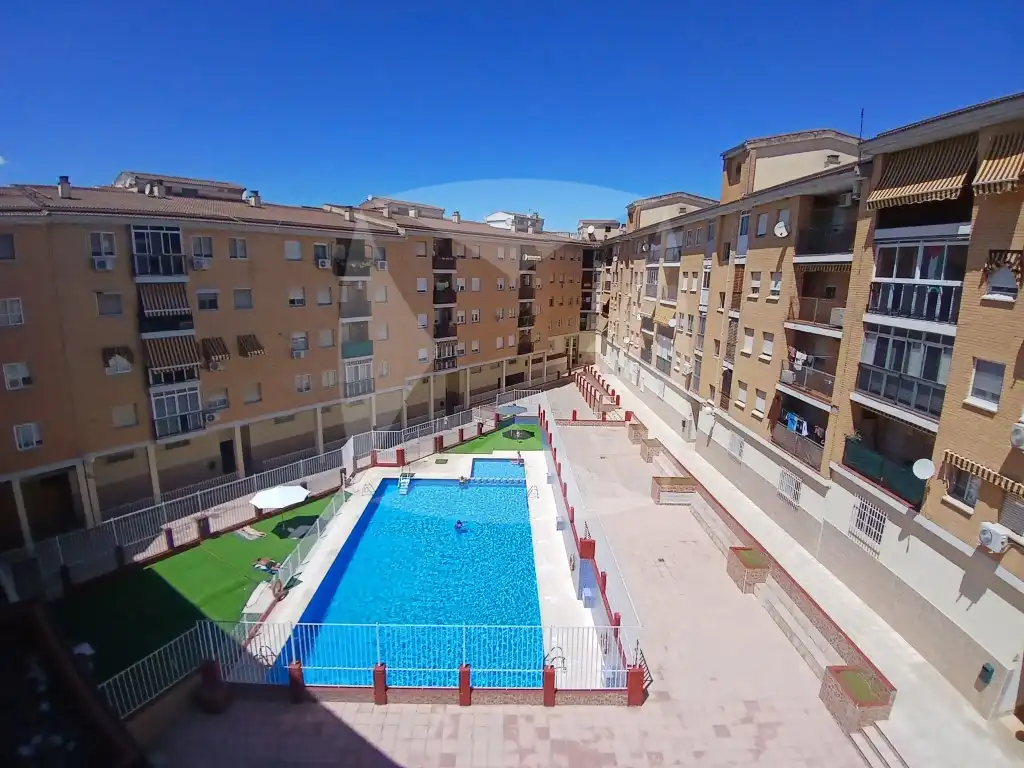Piscina de Pis en venda en Badajoz amb Aire condicionat, Piscina i Balcó