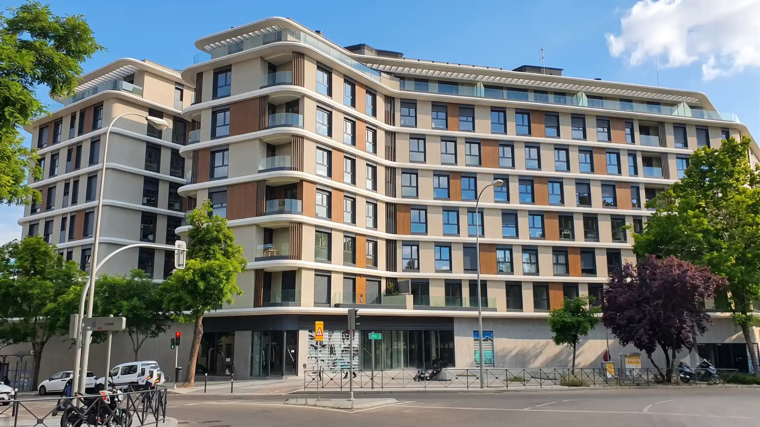 Außenansicht von Garage zum Verkauf in Madrid