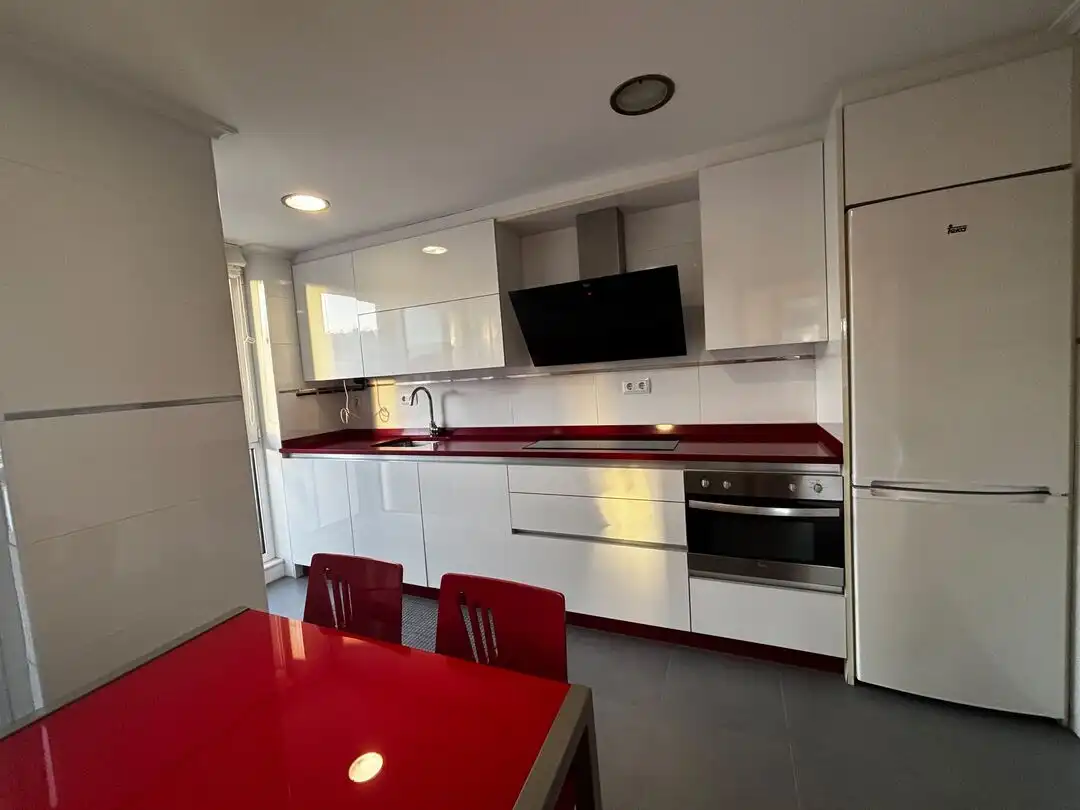 Cocina de Piso de alquiler en Santander con Trastero, Amueblado y Balcón