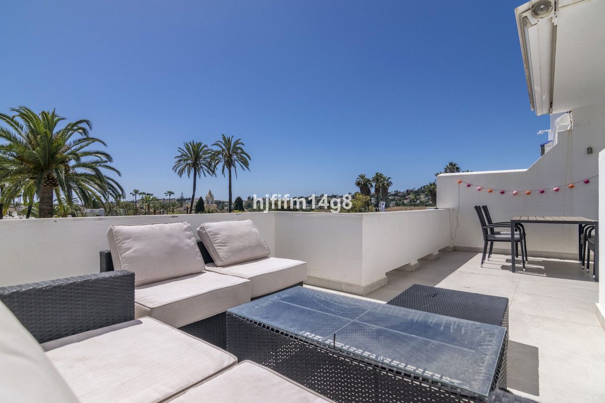 Terraza de Apartamento en venta en Marbella con Aire acondicionado, Amueblado y Horno