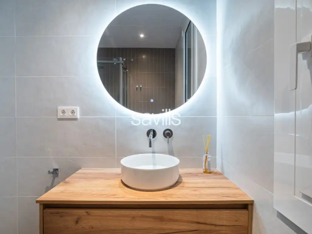 Bany de Apartament en venda en Barcelona amb Aire condicionat, Calefacció i Forn