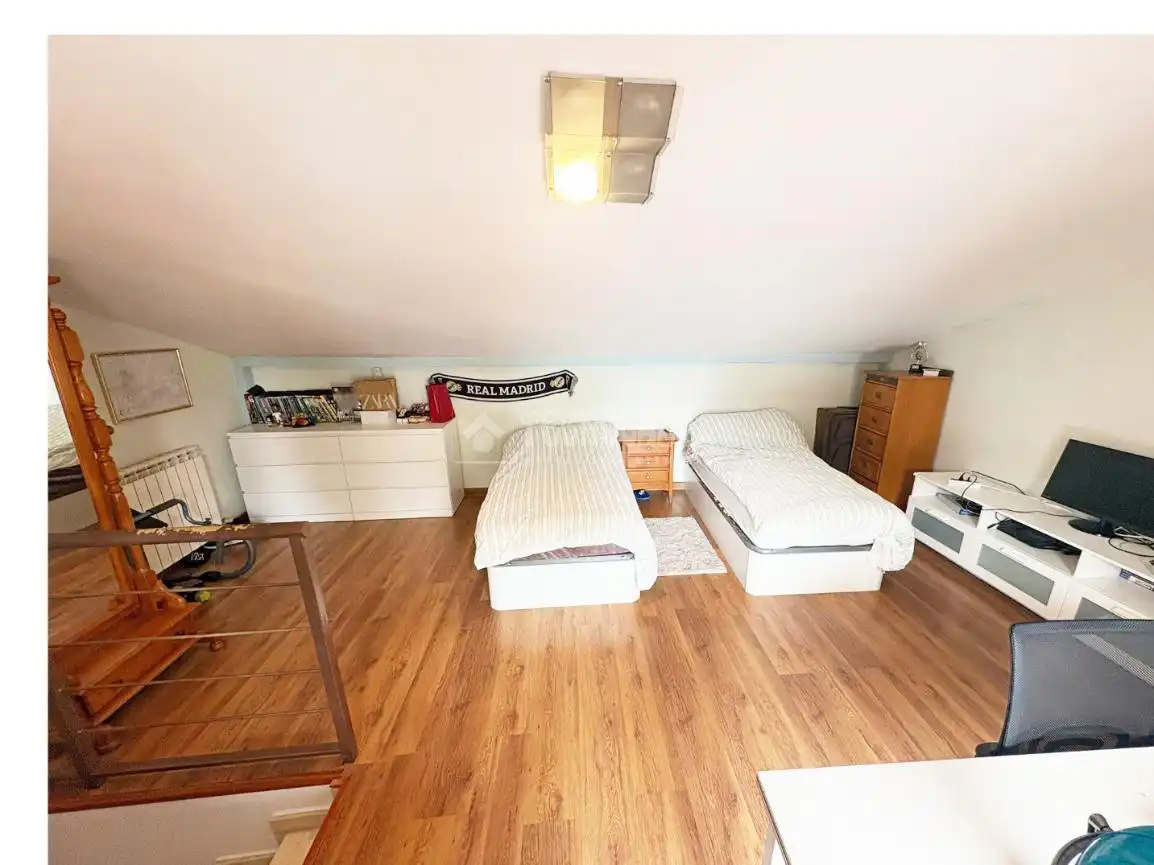 Habitación de Casa adosada en venta en Zaragoza con Terraza