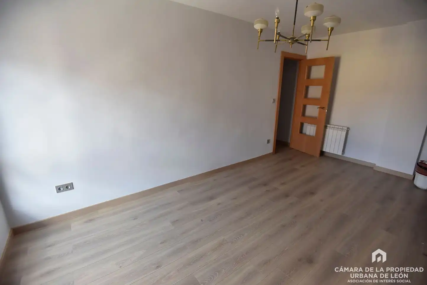 Habitación de Piso de alquiler en León Capital  con Calefacción