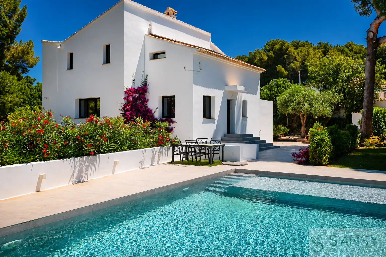 Vista exterior de Casa o xalet en venda en Jávea / Xàbia amb Aire condicionat, Calefacció i Piscina