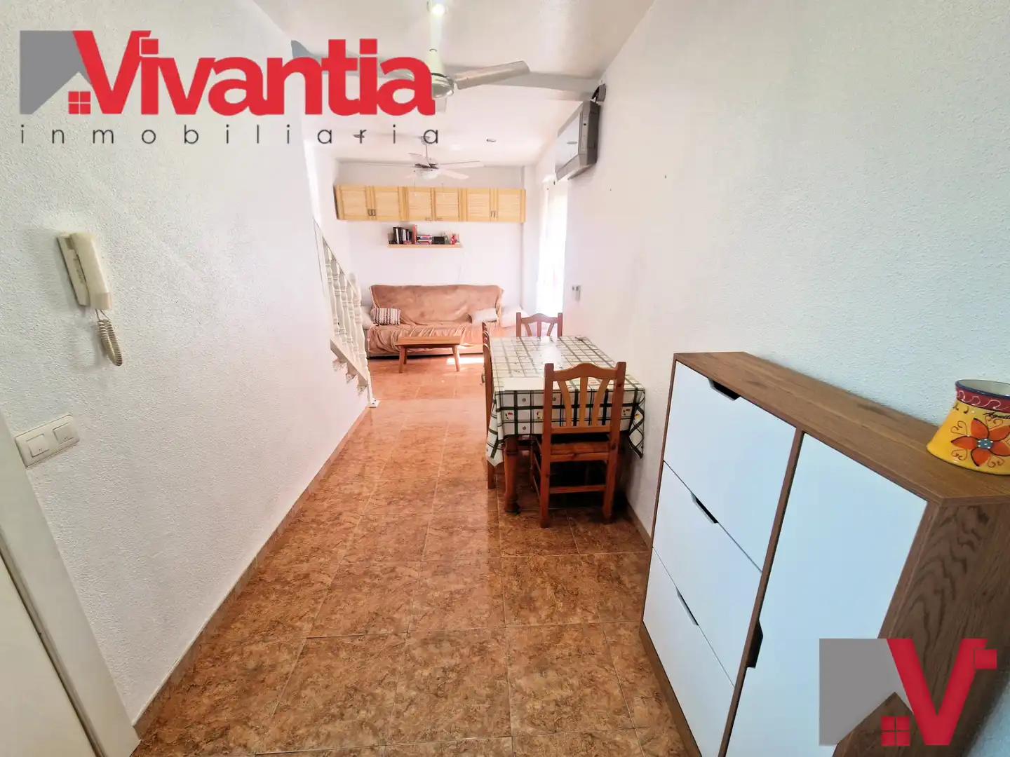 Außenansicht von Einfamilien-Reihenhaus zum Verkauf in Águilas mit Klimaanlage, Terrasse und Abstellraum