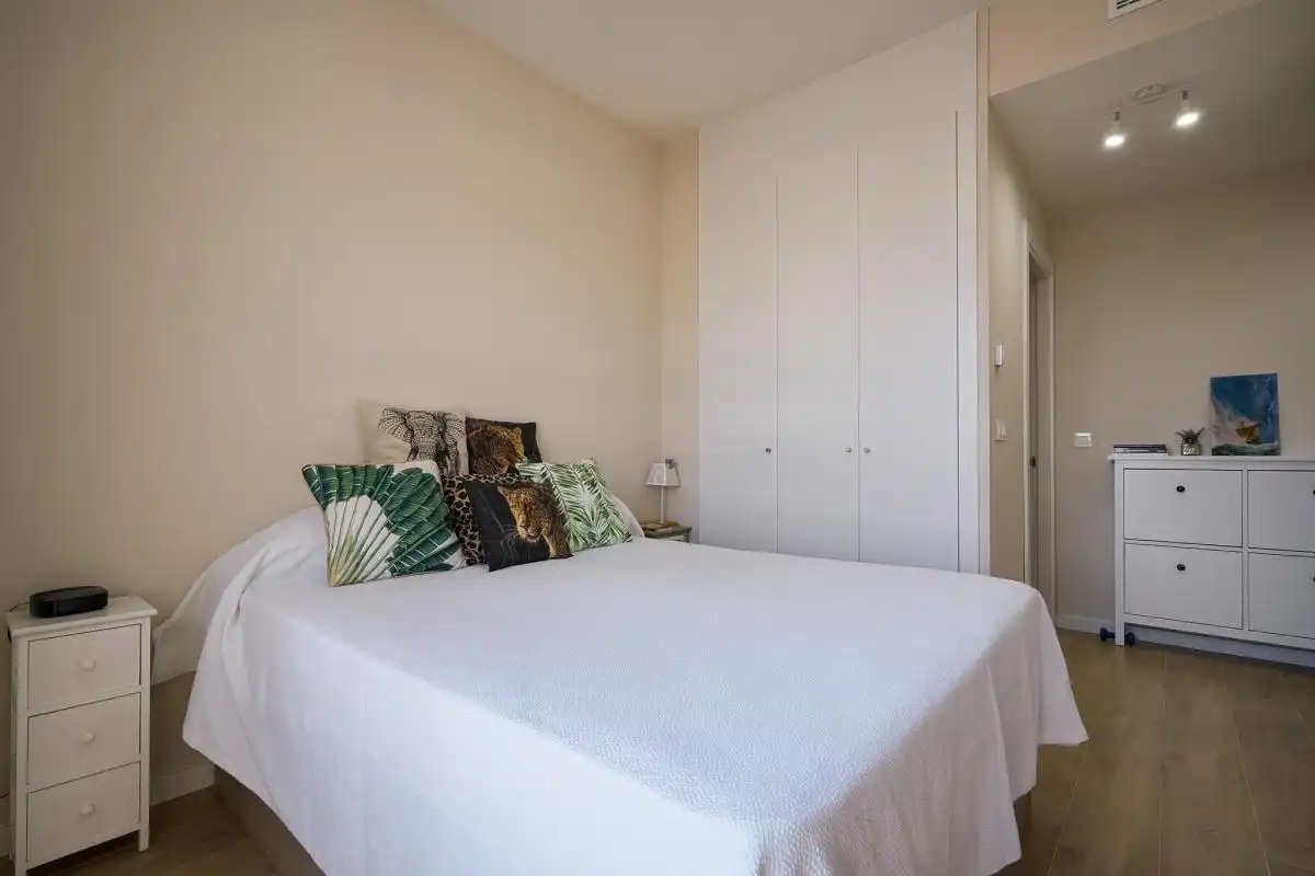 Bedroom of Flat for sale in Madrid  with Air Conditioner, Heating and Private garden