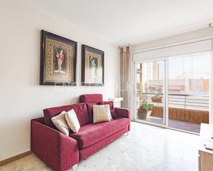 Sala d'estar de Apartament de lloguer en  Barcelona Capital amb Aire condicionat, Terrassa i Balcó