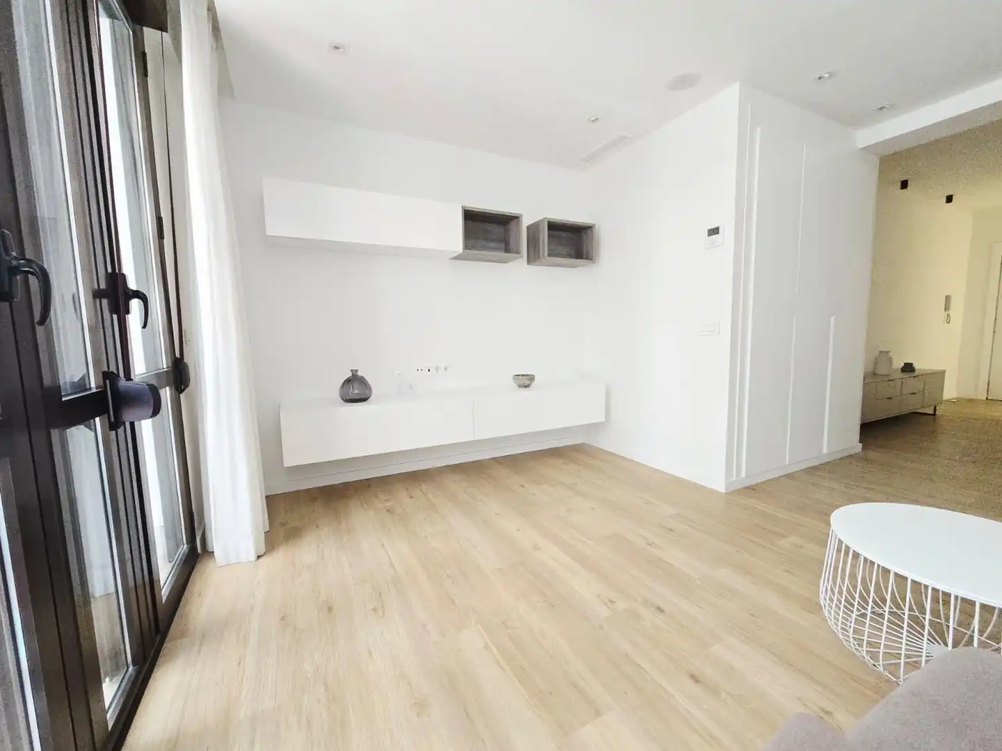Living room of Flat for rent in Valencia  with Parquet flooring and Terrace