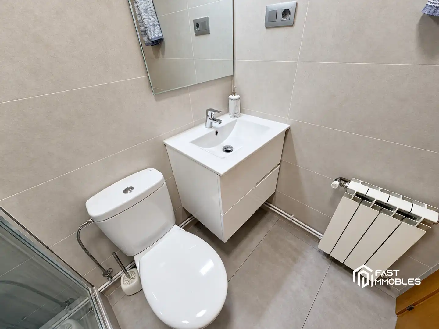 Bathroom of Detached homes for sale in Ponent