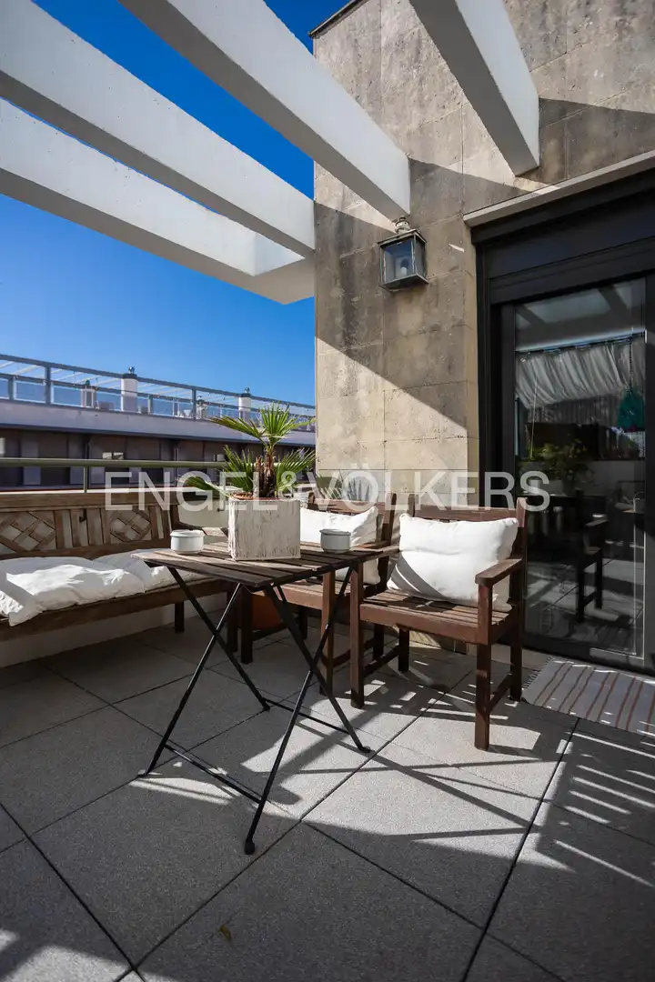 Terraza de Ático en venta en Camas con Aire acondicionado, Calefacción y Jardín privado