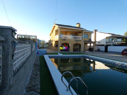 Piscina de Casa o xalet en venda en Castellón de la Plana / Castelló de la Plana amb Aire condicionat, Calefacció i Jardí privat