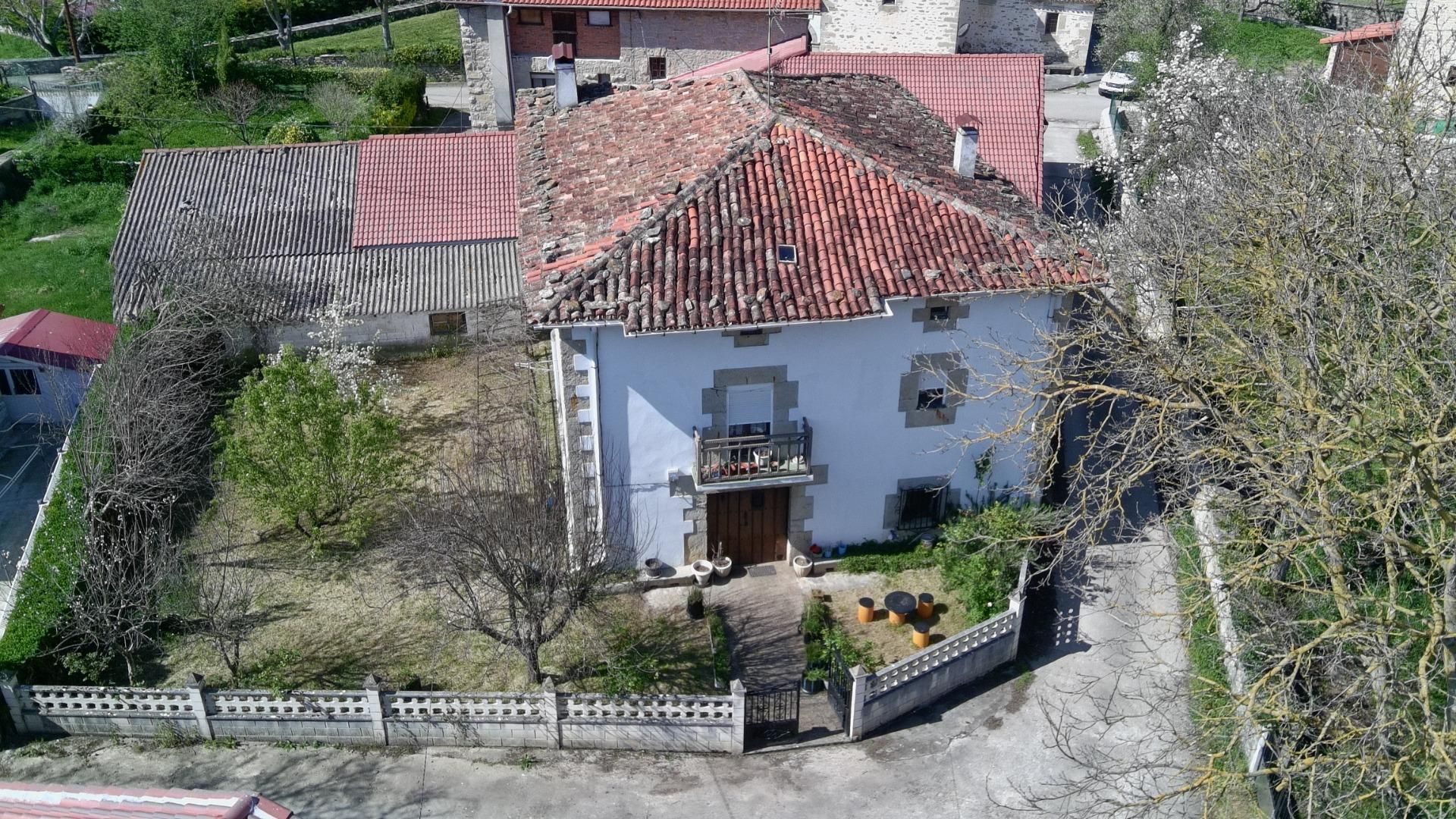 Exterior view of House or chalet for sale in Valle de Mena  with Heating, Private garden and Balcony