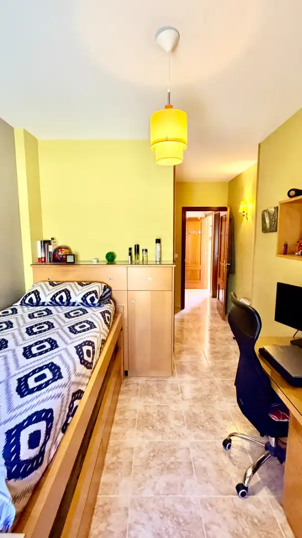 Habitación de Casa adosada en venta en Palau-saverdera con Aire acondicionado, Calefacción y Jardín privado