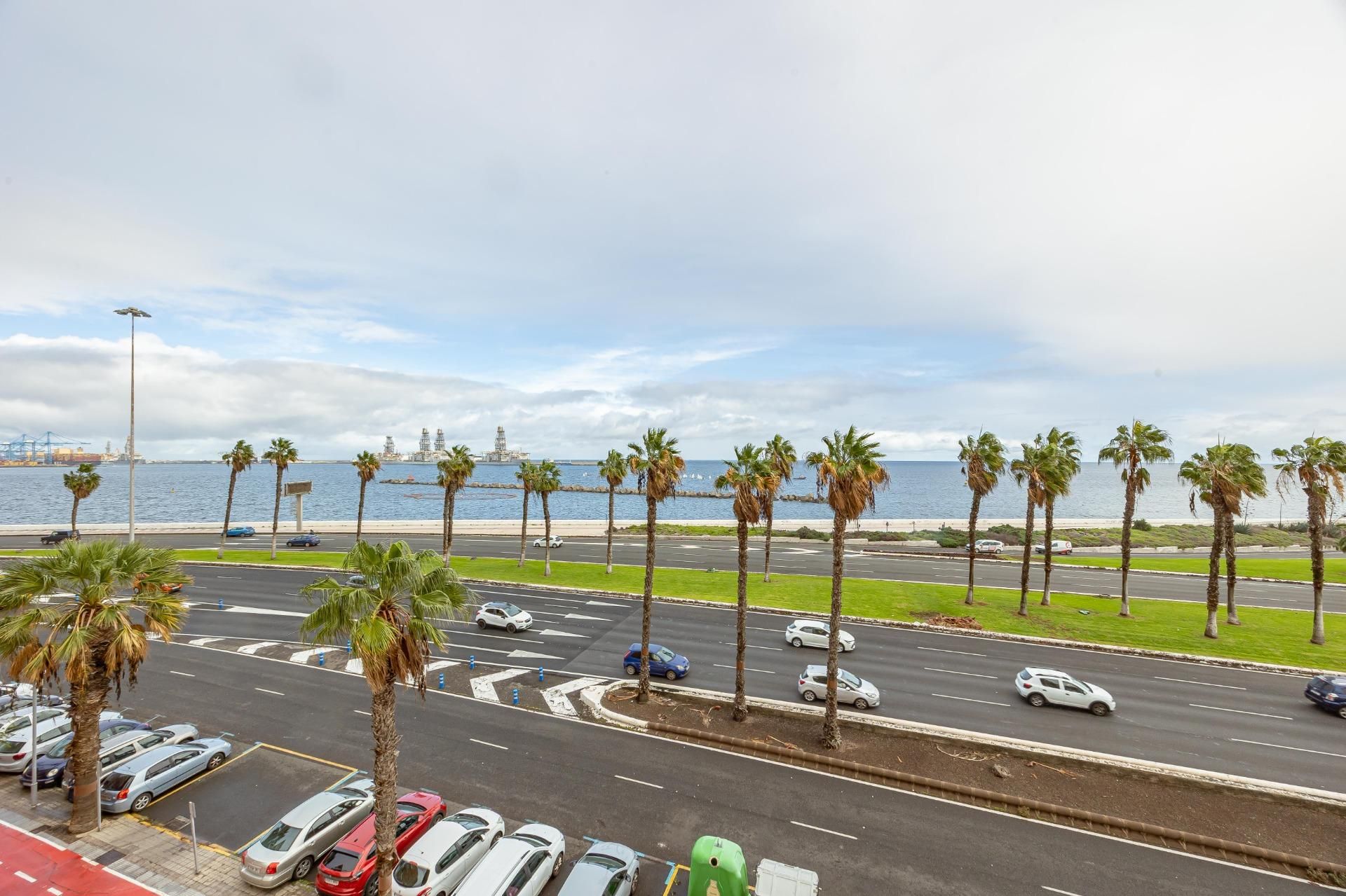 Vista exterior de Piso en venta en Las Palmas de Gran Canaria con Trastero