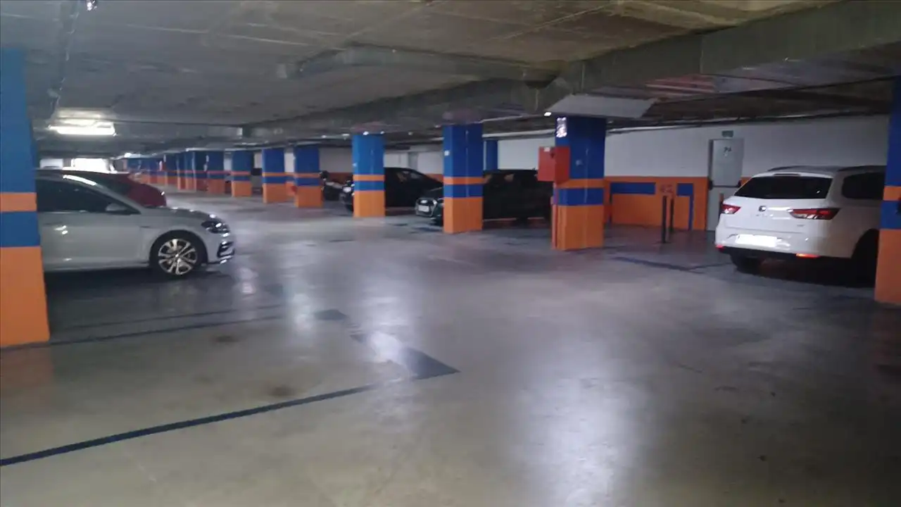 Parkplatz von Garage zum Verkauf in Alcalá de Henares