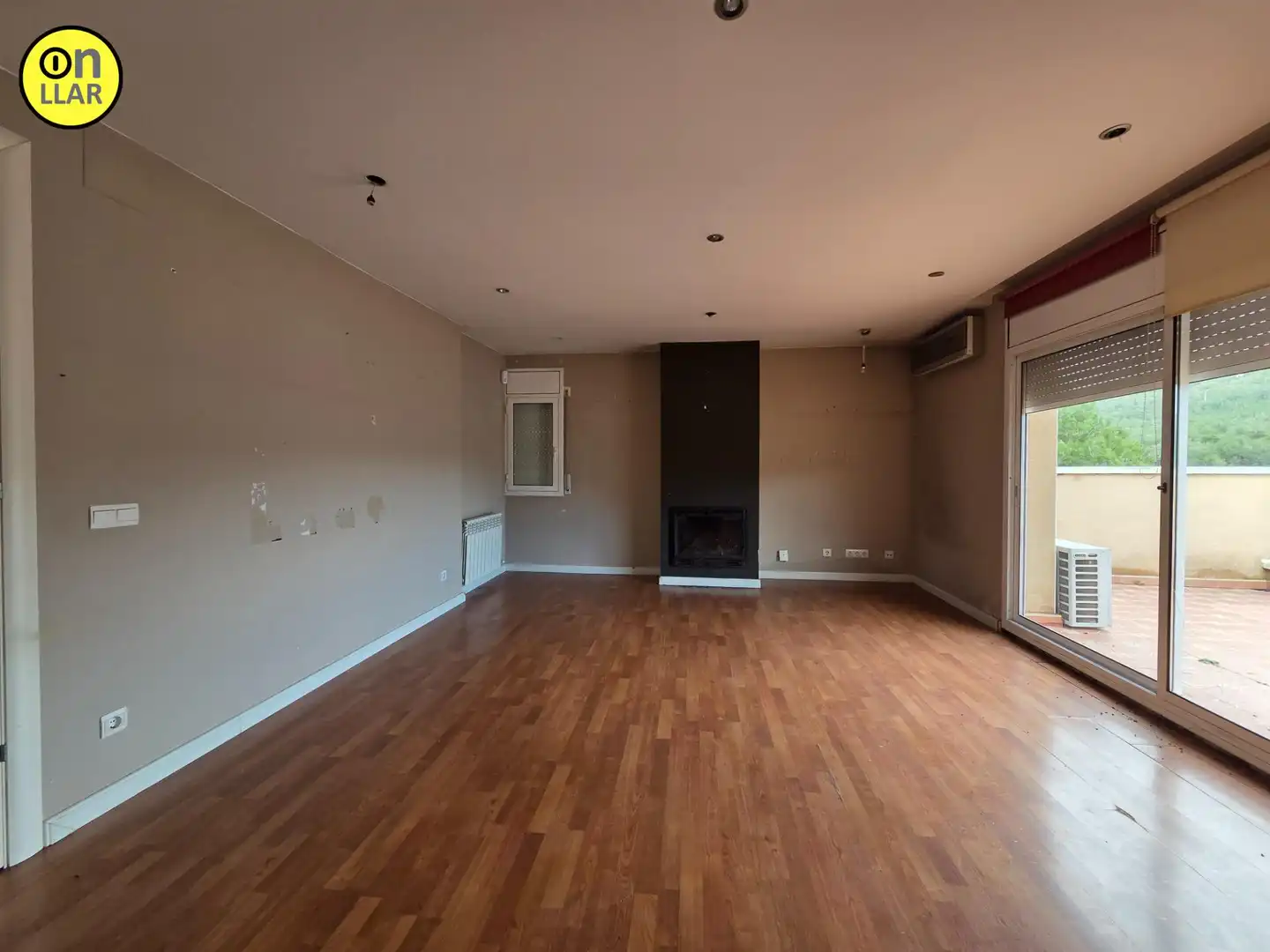 Sala d'estar de Casa o xalet en venda en Canyelles amb Piscina comunitària