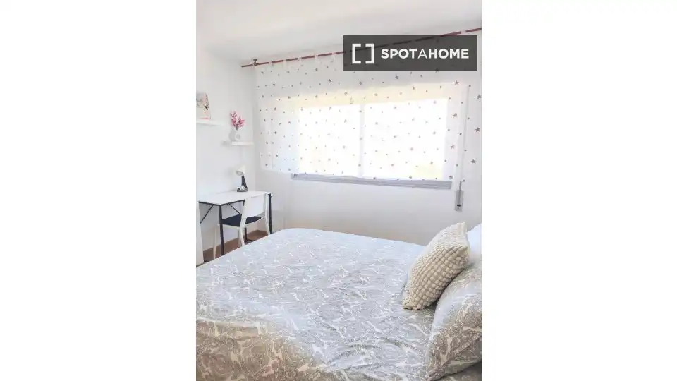 Schlafzimmer von Wohnung zur untervermieten in Madrid mit Klimaanlage, Heizung und Terrasse