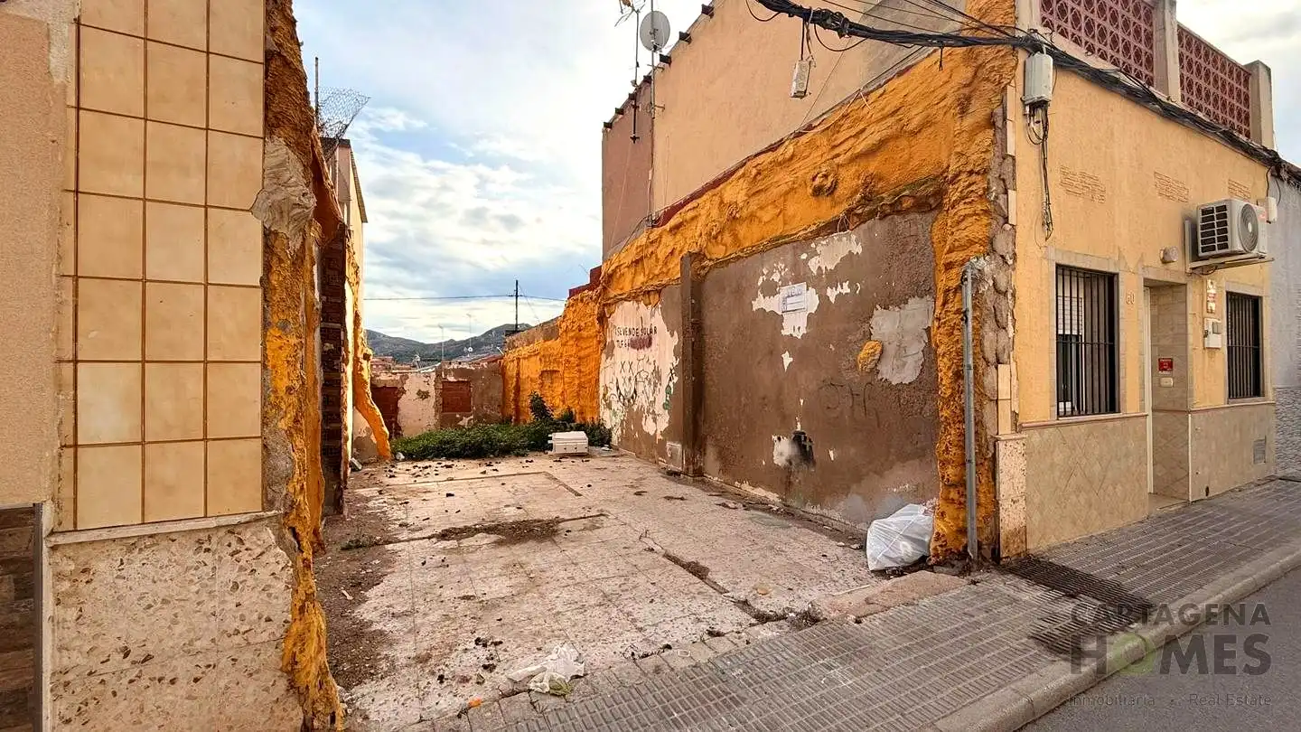 Terrenos y solares en venta en Goleta 52