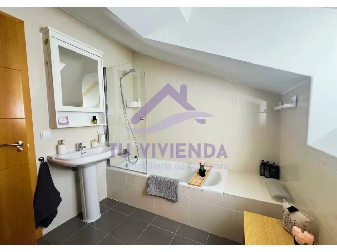Baño de Piso en venta en Olmedo con Calefacción, Parquet y Terraza