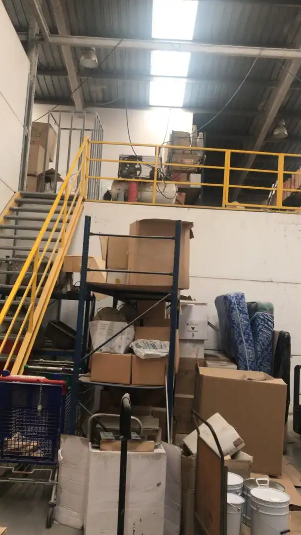 Nau industrial en venda en Manises