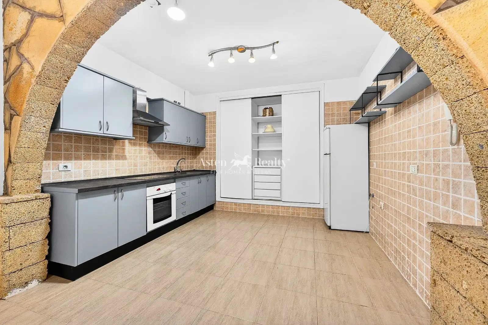 Küche von Wohnung zum Verkauf in Arona mit Terrasse, Abstellraum und Möbliert