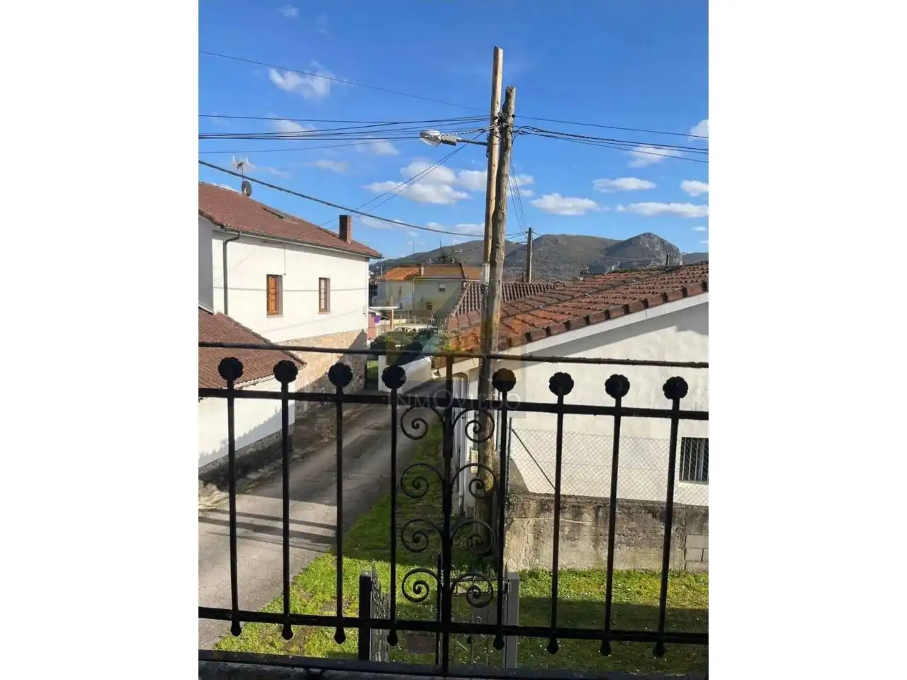 Vista exterior de Casa o xalet en venda en Oviedo  amb Terrassa