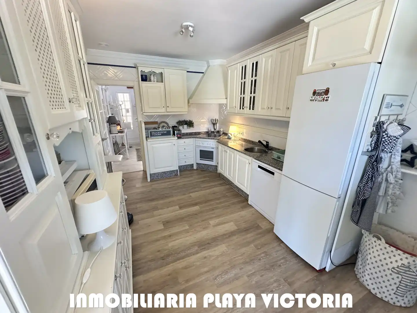 Kitchen of Houses for sale in Chiclana de la Frontera  with Air Conditioner, Private garden and Swimming Pool