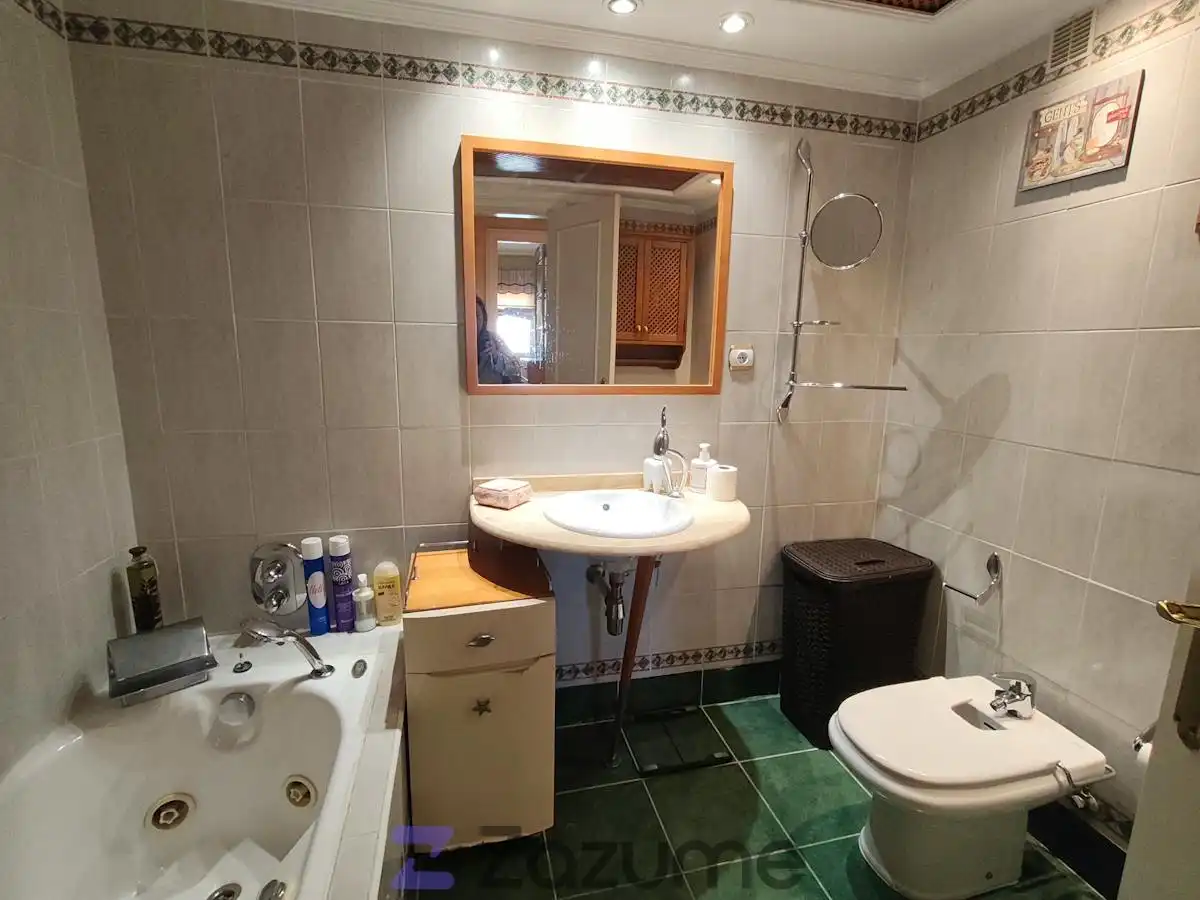 Badezimmer von Wohnung zur Miete in Usera