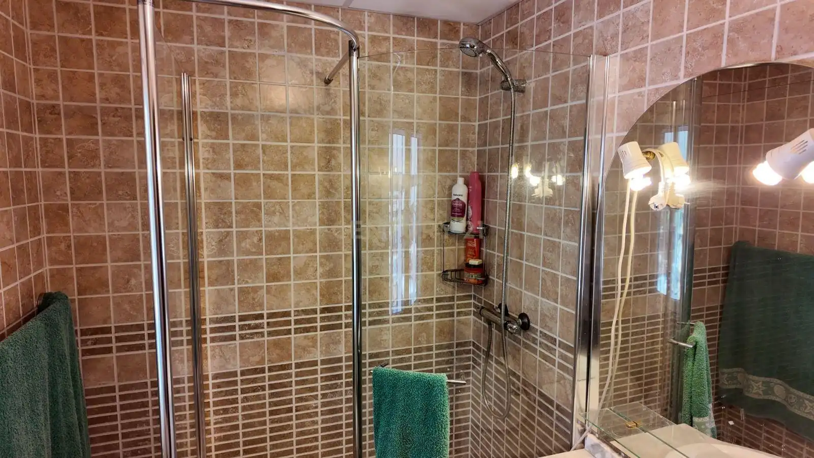 Bany de Casa o xalet en venda en Casar de Cáceres amb Aire condicionat, Jardí privat i Traster