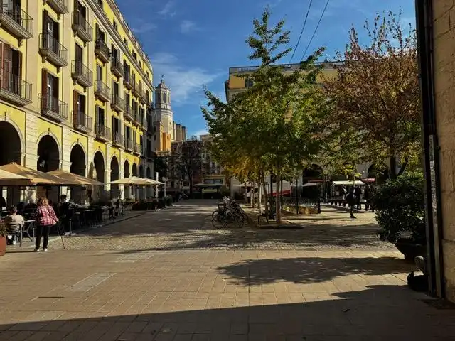 Außenansicht von Garage zum Verkauf in Girona
