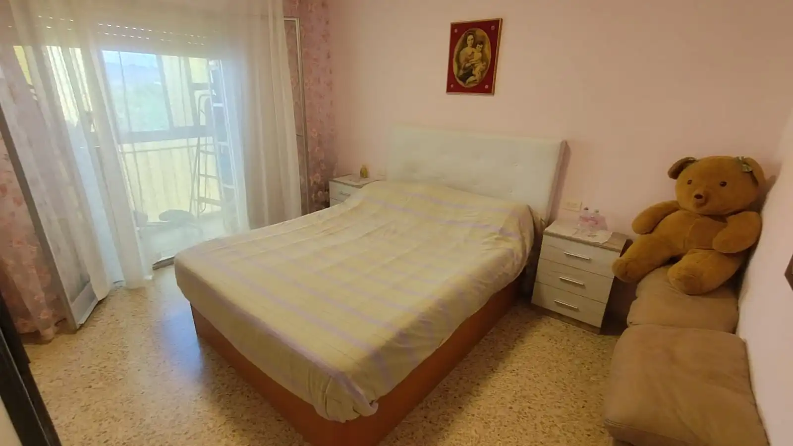 Habitación de Piso en venta en Gilet con Aire acondicionado, Amueblado y Balcón