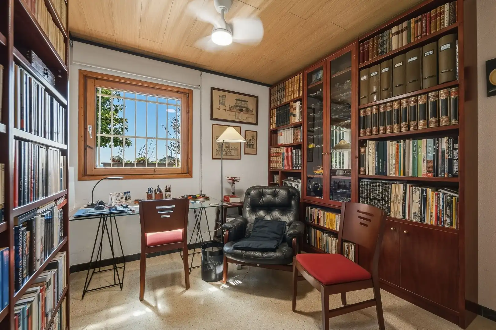 Living room of Houses for sale in Montjuïc