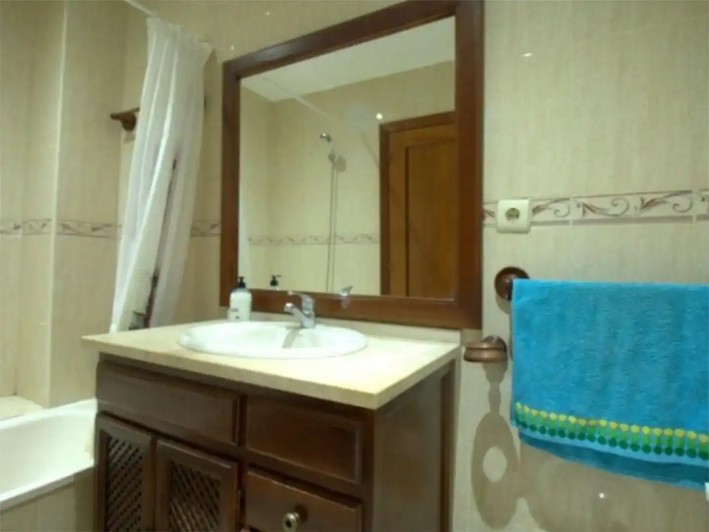 Baño de Piso en venta en Olivenza con Aire acondicionado, Amueblado y Balcón