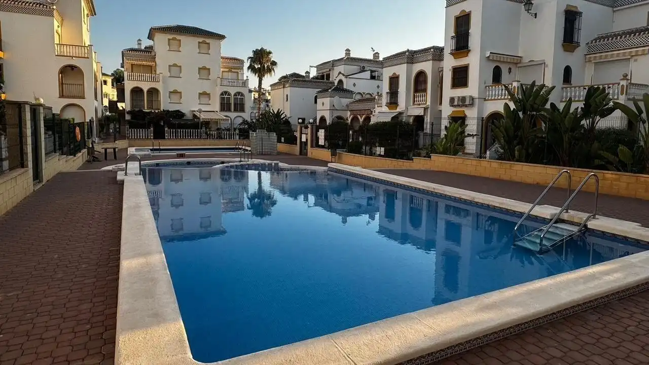 Piscina de Apartament en venda en Torrevieja
