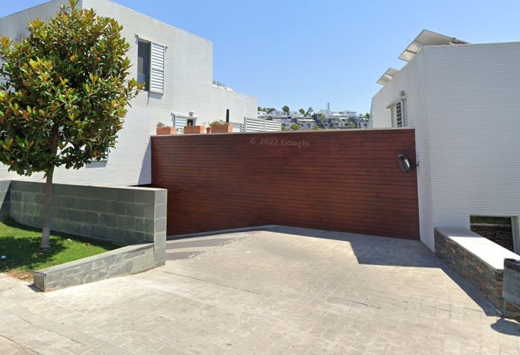 Exterior view of Garage for sale in Nuévalos