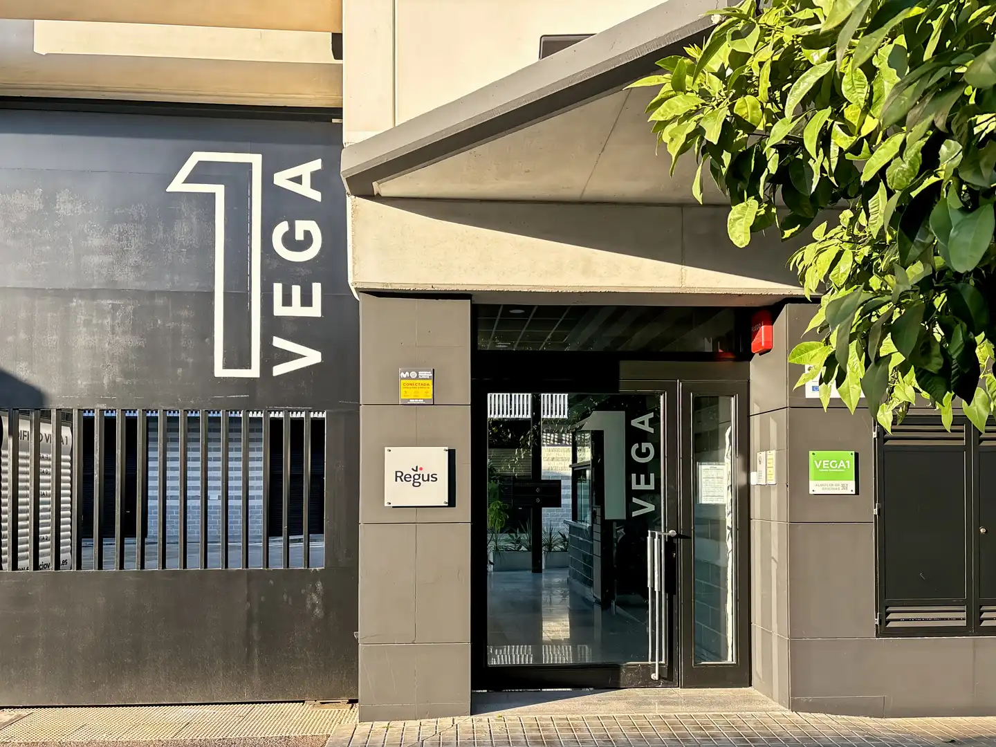 Vista exterior de Oficina de alquiler en Camas con Aire acondicionado, Calefacción y Amueblado