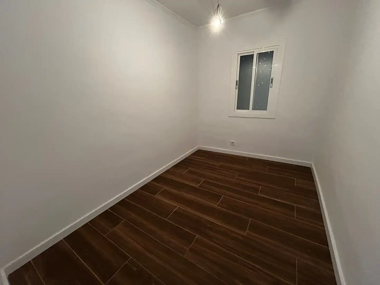 Dormitori de Planta baixa en venda en Cornellà de Llobregat