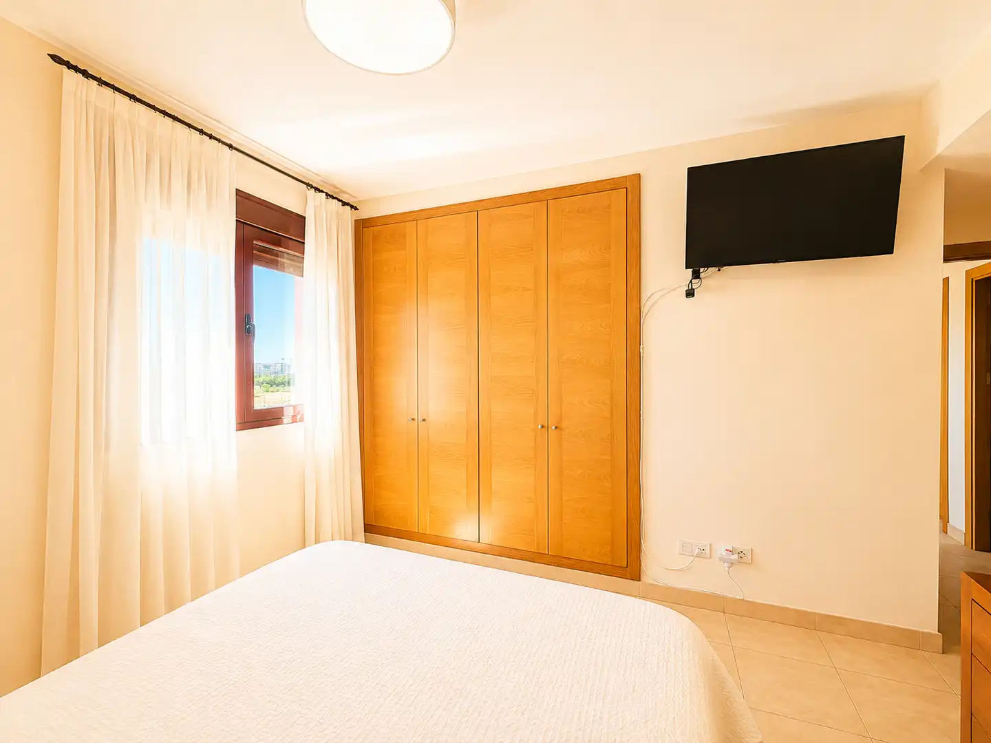 Bedroom of Flat for sale in Sevilla  with Air Conditioner and Community pool