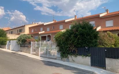 Exterior view of Single-family semi-detached for sale in Argés  with Terrace and Swimming Pool