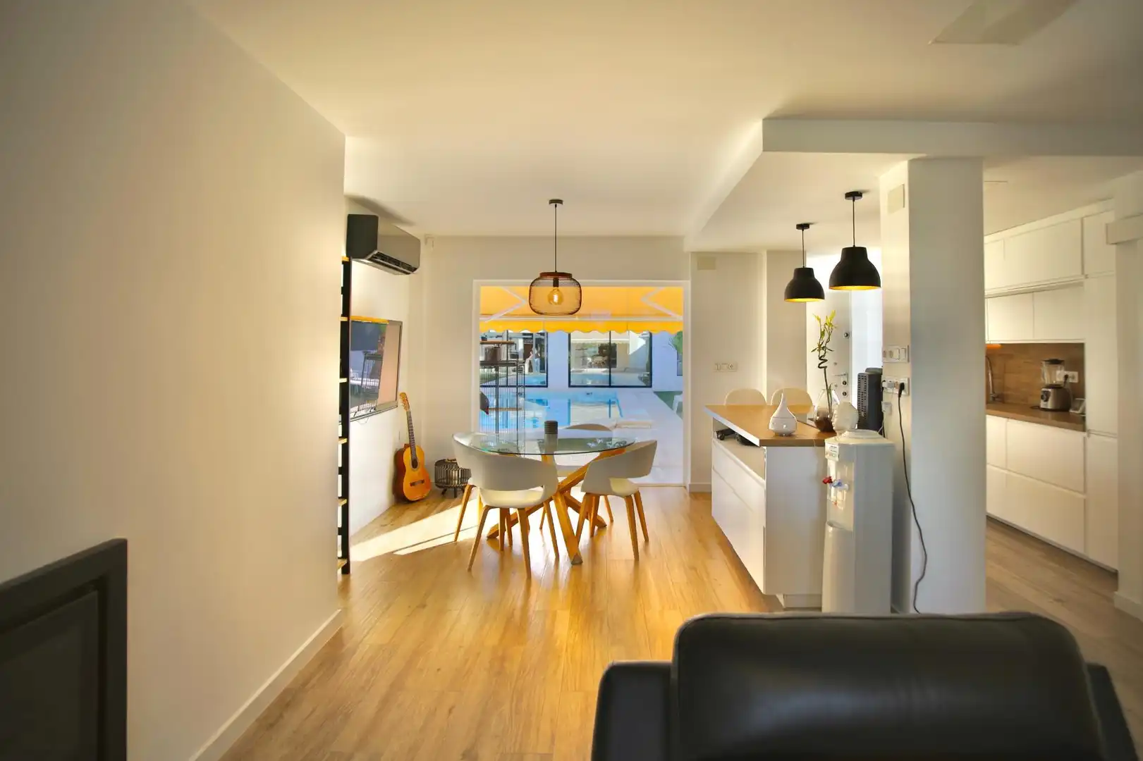 Living room of Detached homes for sale in Monforte del Cid  with Air Conditioner, Private garden and Parquet flooring