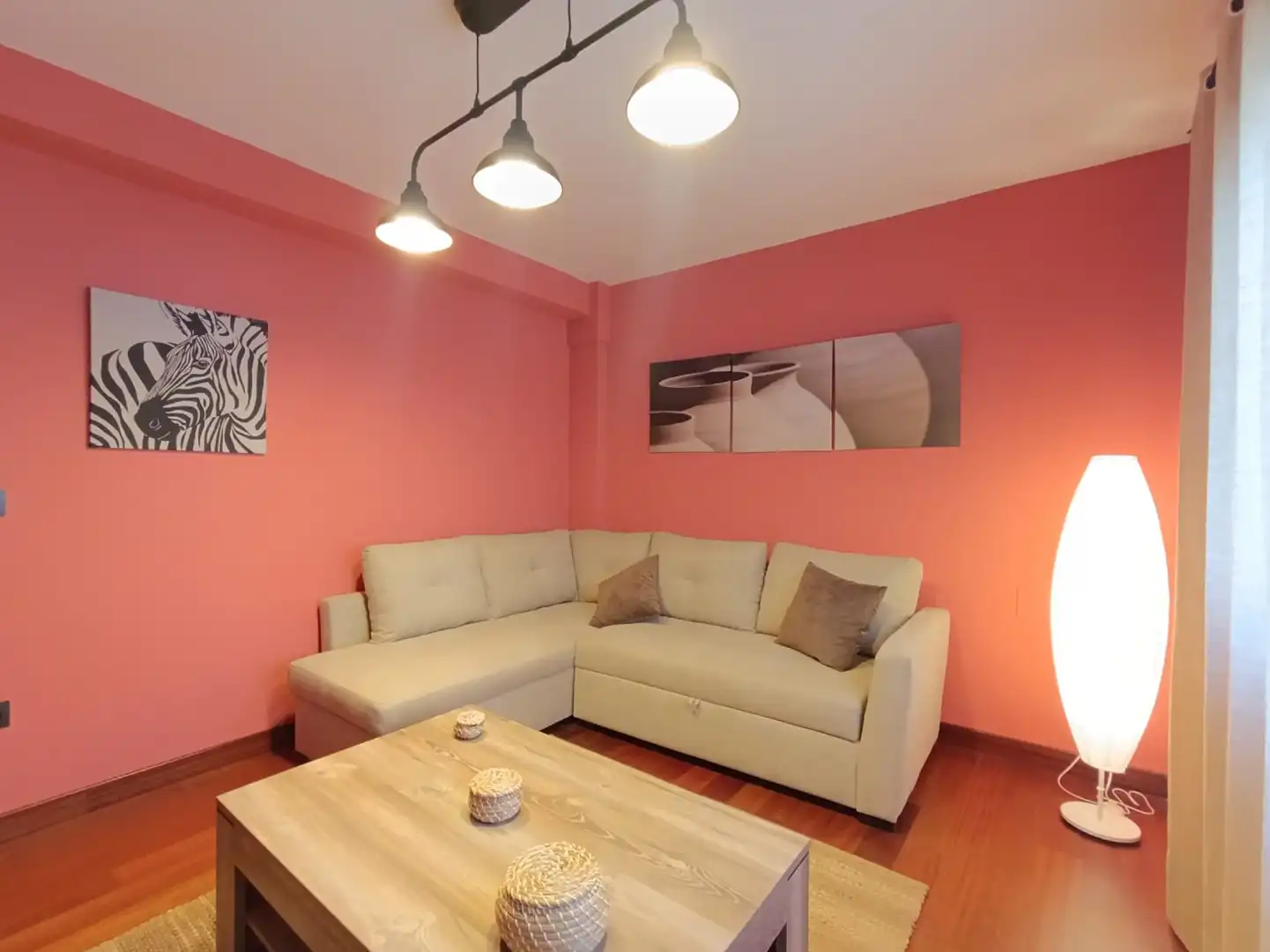 Sala de estar de Piso de alquiler en Oviedo  con Calefacción y Trastero
