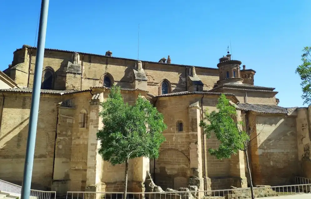 Vista exterior de Pis en venda en Barbastro, Huesca