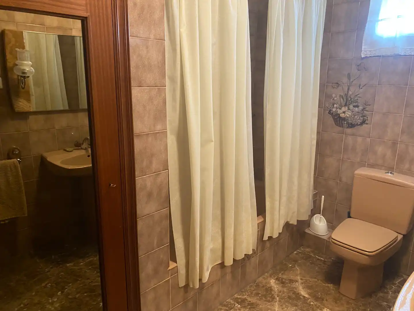 Baño de Piso en venta en Huesca con Calefacción, Terraza y Trastero