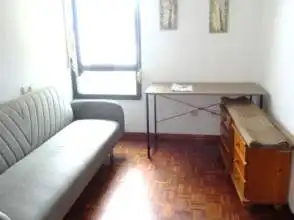 Habitación de Piso de alquiler en Gijón  con Calefacción, Parquet y Amueblado